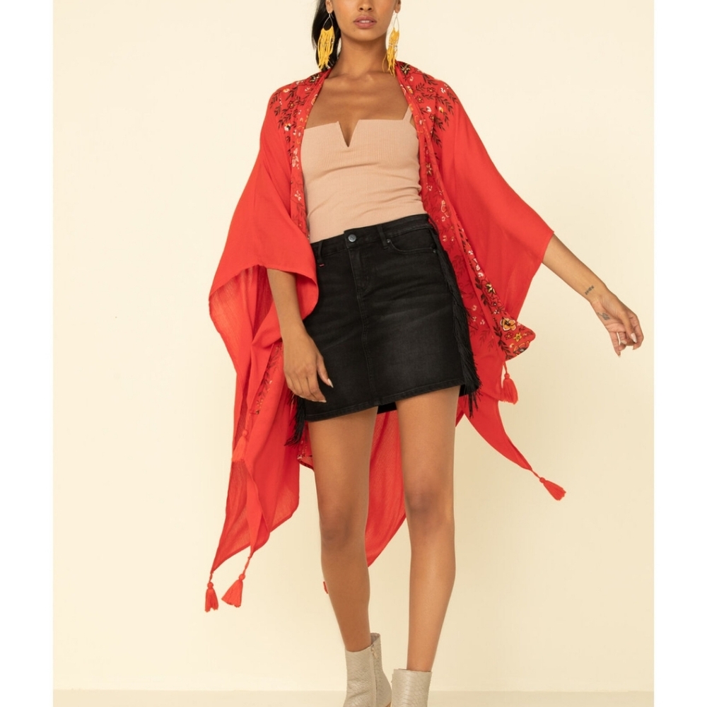 Shyanne Women's Floral Tassel Shawl